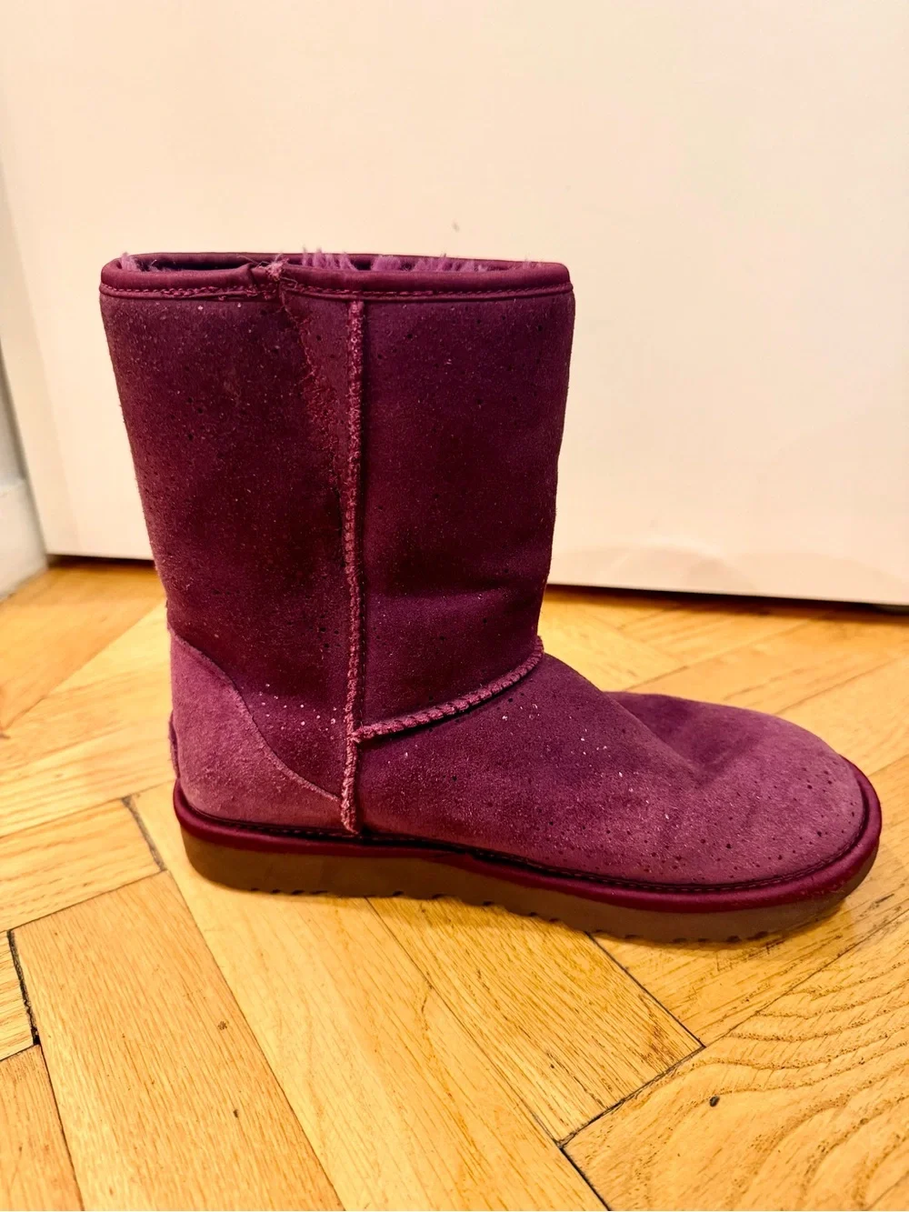 UGG Classic Short II Purple Sheepskin Suede Boots Size 7
